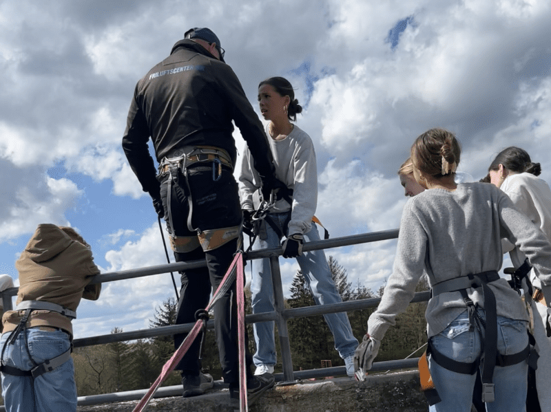 Rappelling